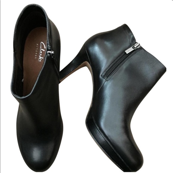 Clarks Shoes - Clarks Delsie Stella black booties